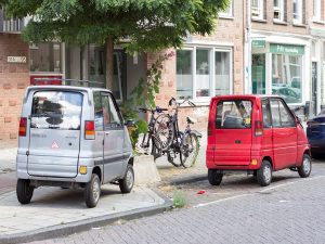 Zwei Kleinstfahrzeuge in Amsterdam
